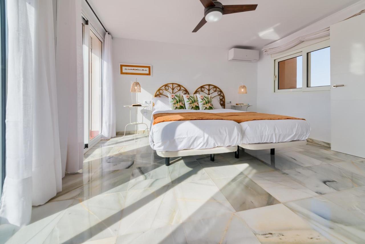 Holidays2Fuengirola Duplex With Stunning Sea View, Terraces,1St Line Beside Port Exterior photo