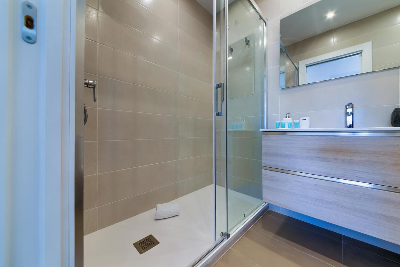 Holidays2Fuengirola Duplex With Stunning Sea View, Terraces,1St Line Beside Port Exterior photo