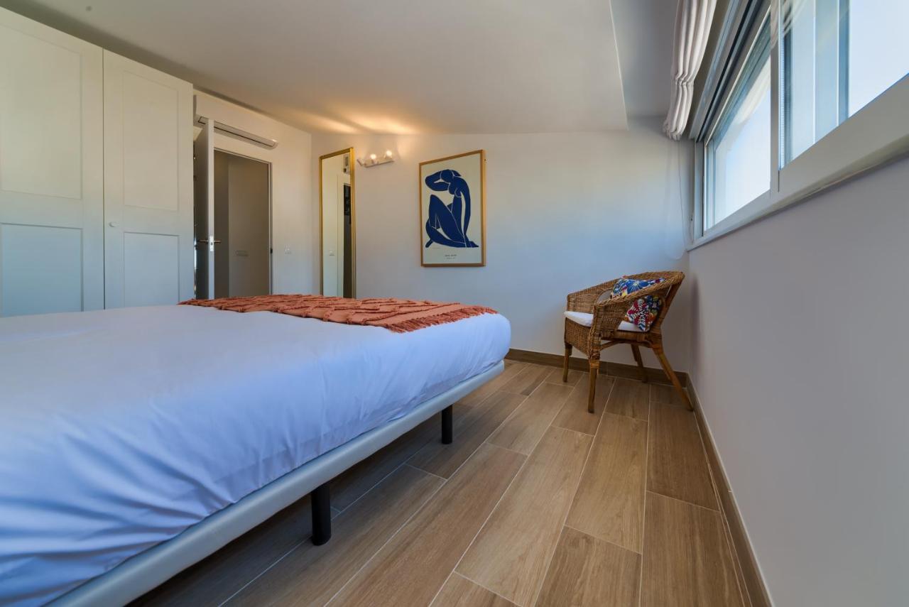 Holidays2Fuengirola Duplex With Stunning Sea View, Terraces,1St Line Beside Port Exterior photo