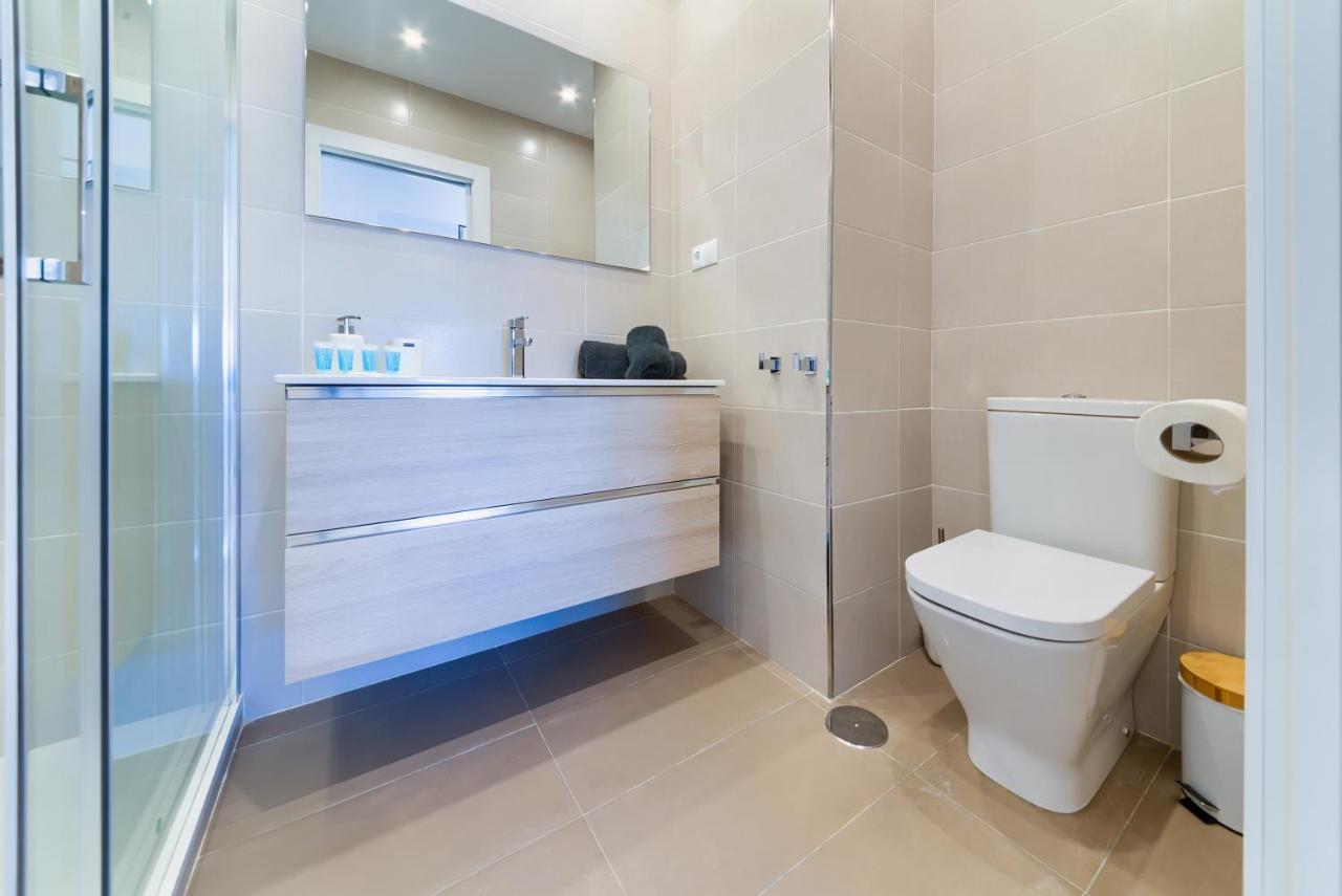 Holidays2Fuengirola Duplex With Stunning Sea View, Terraces,1St Line Beside Port Exterior photo
